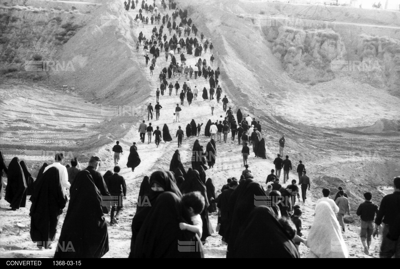 وداع مردم با بنیانگذار انقلاب حضرت امام خمینی(ره) در مصلای بزرگ تهران