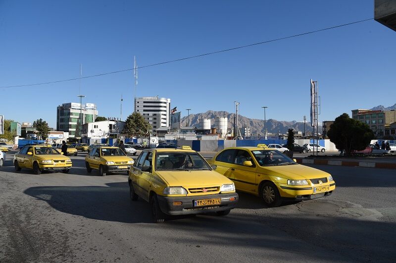 تاکسی‌های قم از دی‌ماه به سیستم پرداخت الکترونیک مجهز می‌شوند