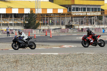 Courses de motos à Téhéran 
