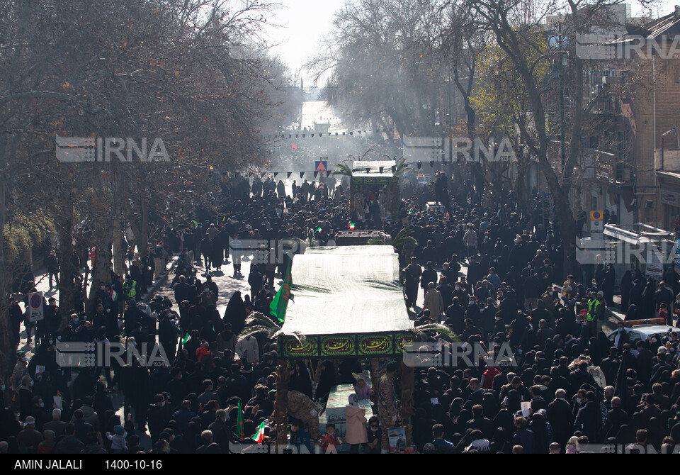 تشییع پیکرهای ۱۵۰ شهید گمنام در تهران