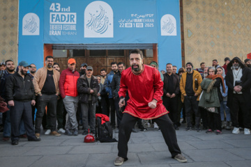 Spectacles de rue du Festival de Théâtre Fajr - Jour 3