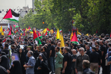 Multitudinario funeral del mártir Haniya en Teherán