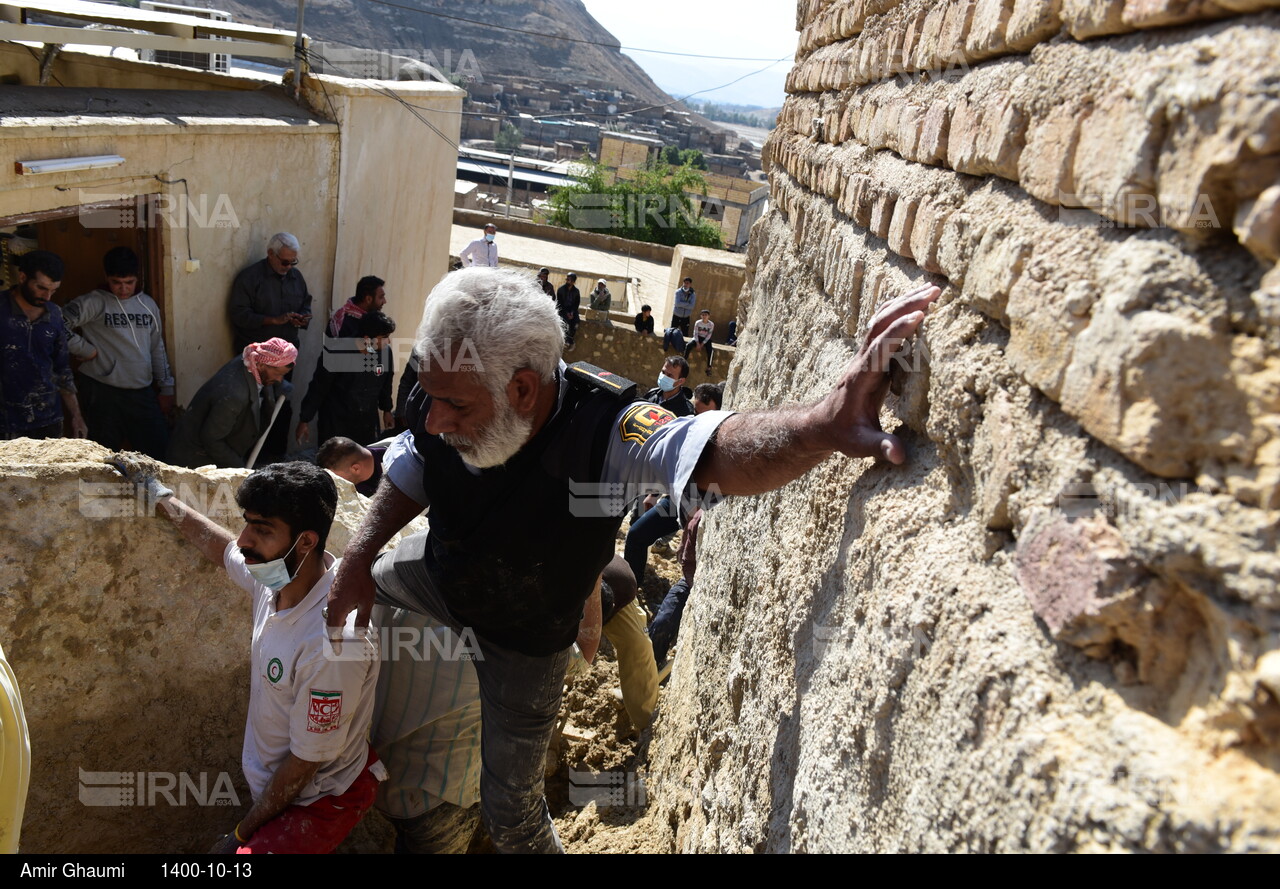 مرگ جوان لاری به علت ریزش کوه ناشی از باران شدید