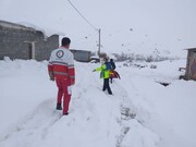 امدادگران هلال احمر زن باردار سقزی را به بیمارستان منتقل کردند