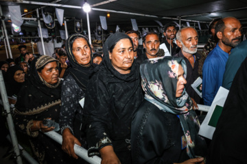 Foreign Pilgrims of Arbaeen at the Iran-Iraq Border