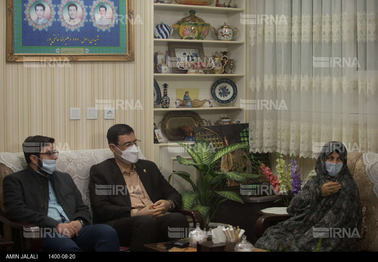 دیدار رئیس بنیاد شهید با خانواده شهدا و ایثارگران