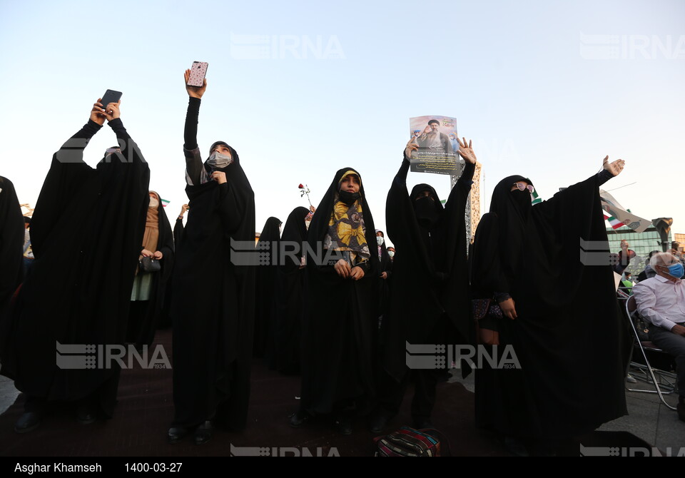 جشن تهرانی‌ها برای رییس جمهور منتخب