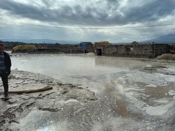 جاری شدن سیل در روستای "بری" در ماکو