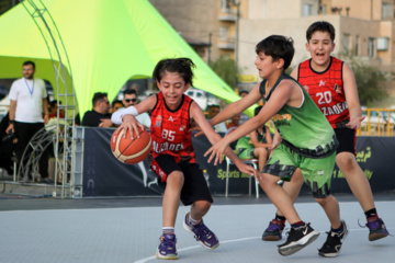 Competiciones callejeras de baloncesto y fútbol en Tabriz