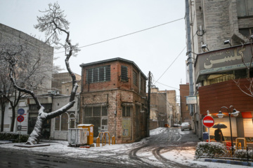 Caída de nieve otoñal en Tabriz