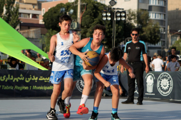 Competiciones callejeras de baloncesto y fútbol en Tabriz