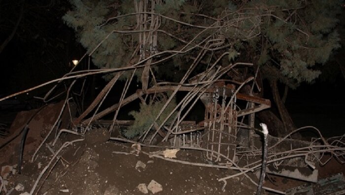 شهرداری رفسنجان دکل در حال ساخت مخابرات را تخریب کرد