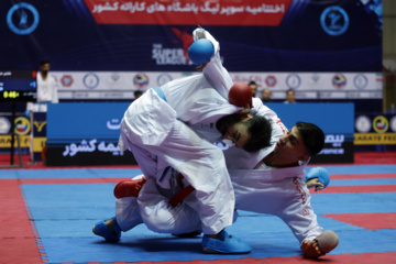 Téhéran (IRNA)-La première semaine du deuxième tour de la Super Ligue de Karaté des Clubs Masculins s'est tenue ce samedi soir (7 décembre 2024) à la salle de volley-ball Hijab de Téhéran. 