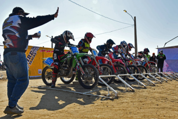 Iran : 5e manche du championnat de motocross féminin