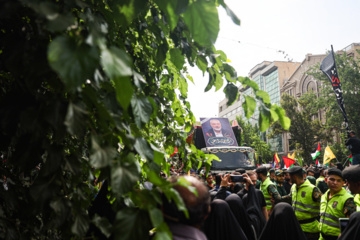 Multitudinario funeral del mártir Haniya en Teherán