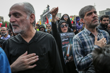 Multitudinario funeral del mártir Haniya en Teherán