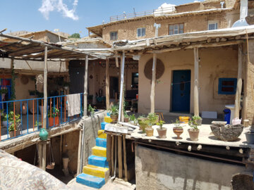 «ملحمدره» روستای پلکانی و بهشتی گمشده در غرب ایران