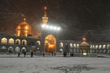 La nieve otoñal cubre de blanco Mashhad