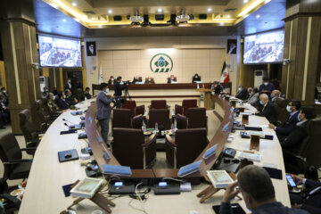 برپایی نشست‌های غیرعلنی در نخستین روز کاری شوراهای ششم شیراز و صدرا