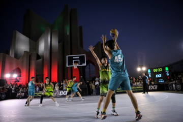 Competiciones callejeras de baloncesto y fútbol en Tabriz