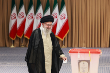 Supreme Leader casts his vote in Iran’s runoff presidential election