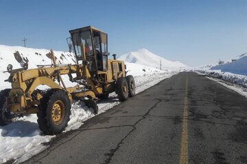 با وجود بارش سنگین، راه‌های استان قم باز است