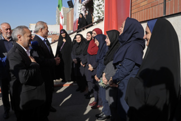 Comenzado el nuevo año escolar en Irán