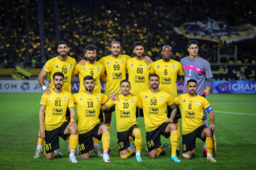 Football match between Sepahan and Al-Hilal