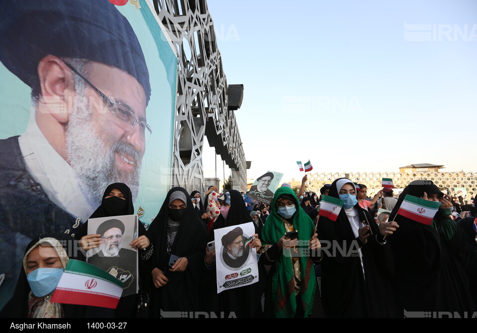 جشن تهرانی‌ها برای رییس جمهور منتخب