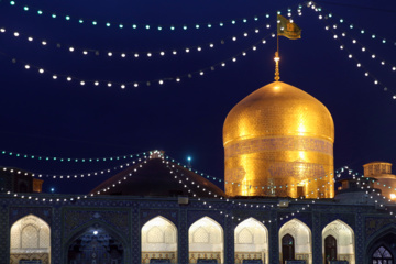 L'ambiance du sanctuaire de l'Imam Reza (P) à la veille de l’anniversaire de la bienheureuse naissance du très vénéré Imam Ali (P)