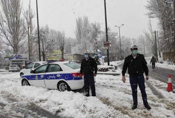 مسدود کردن مسیر گنجنامه شهر همدان به علت لغزندگی جاده