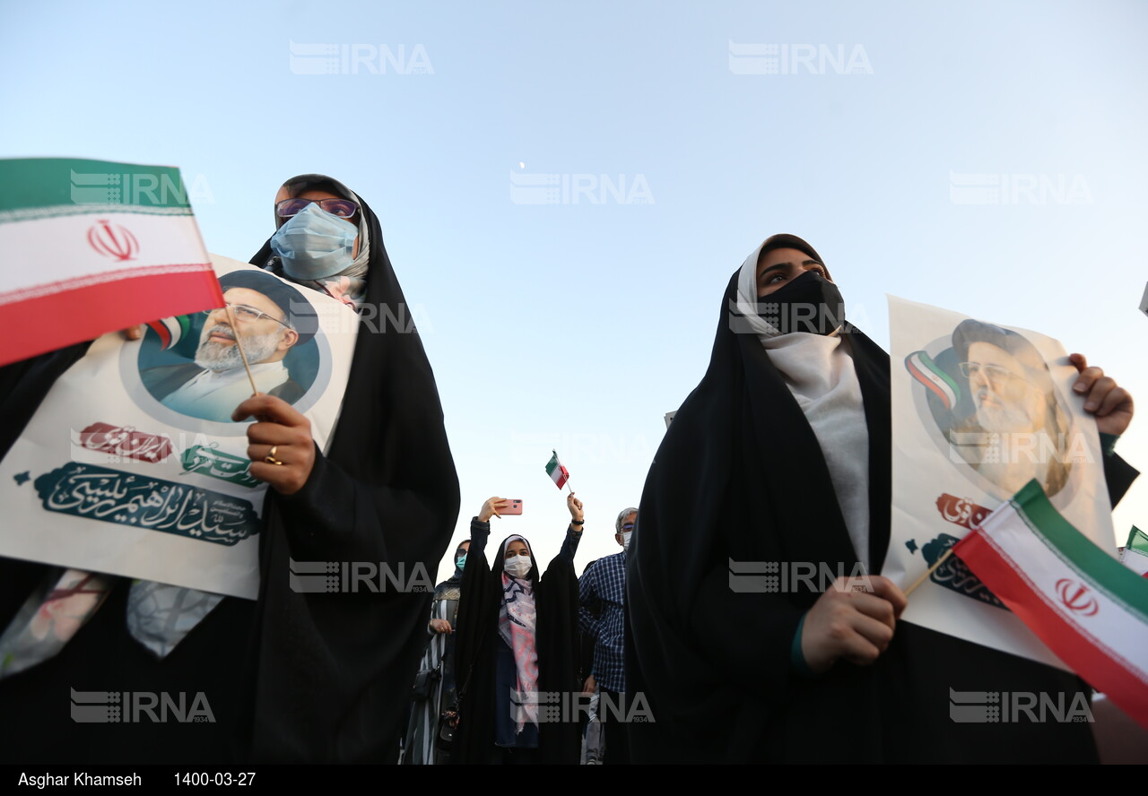 جشن تهرانی‌ها برای رییس جمهور منتخب