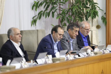 Iran’s new cabinet holds first session