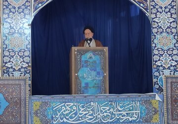 امام جمعه سمنان: حضور حداکثری در انتخابات مایه چند سال عزت است