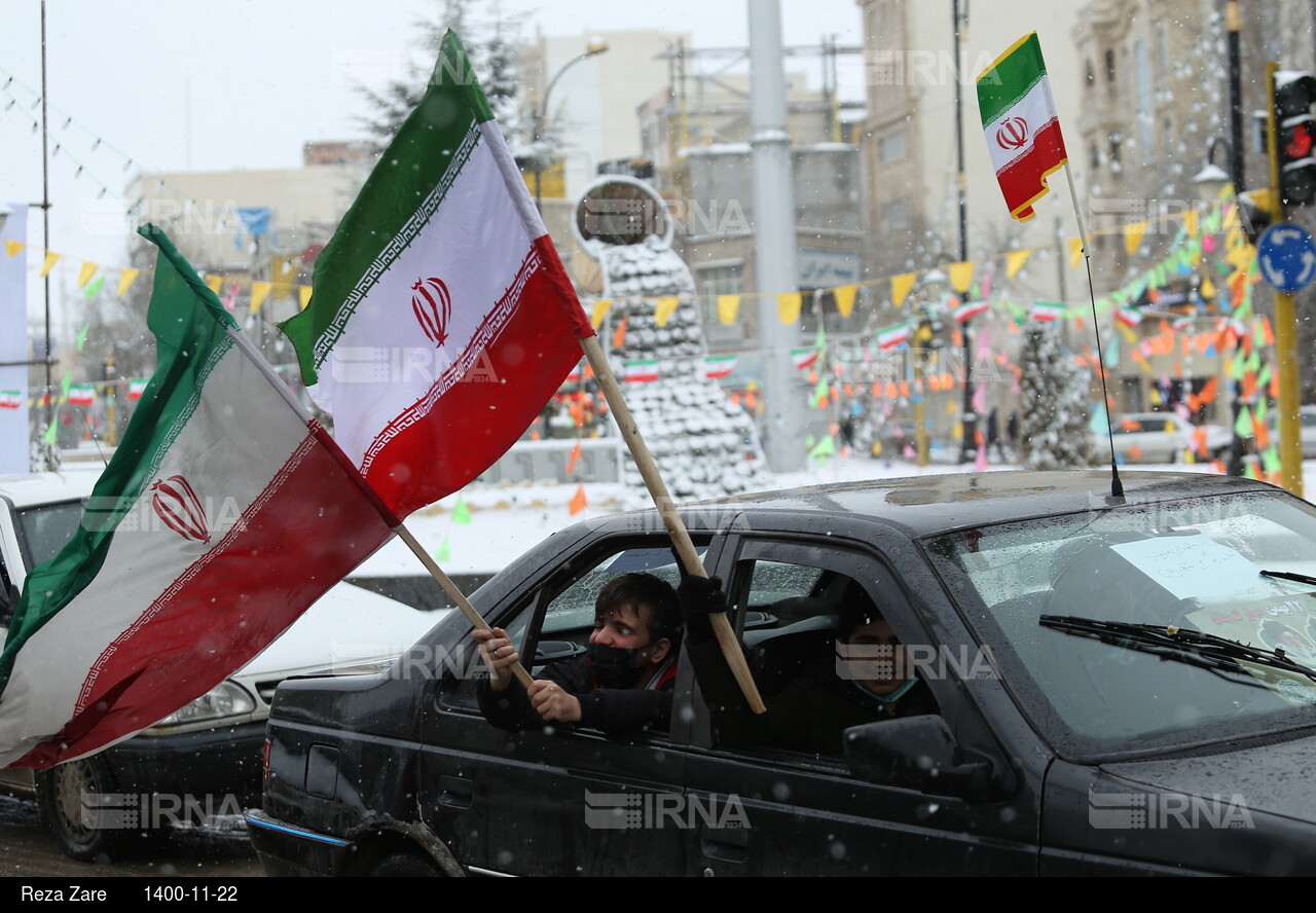 حضور دهه نودی‌ های اردبیل در جشن انقلاب