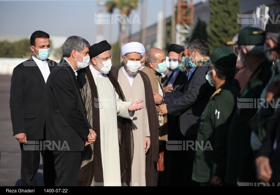 سفر رئیس جمهوری به استان فارس - مراسم استقبال در  فرودگاه بین‌ المللی شهید دستغیب شیراز