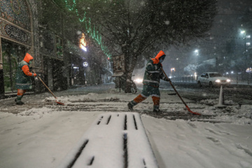 La nieve otoñal cubre de blanco Mashhad