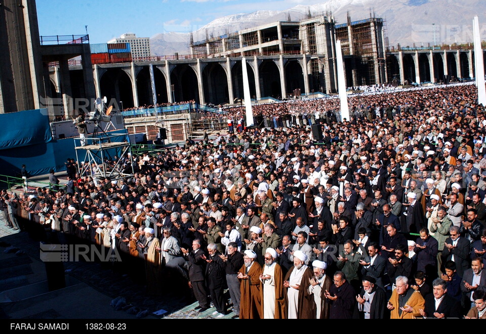 برگزاری نخستین نماز جمعه تهران در مصلی امام خمینی به امامت مقام معظم رهبری