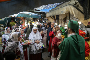 Le rituel du Nowruz Khani annonce l'arrivée du nouvel an persan