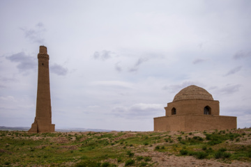 گردشگری در خراسان رضوی، آرامگاه امیر ارسلان جاذب در فریمان