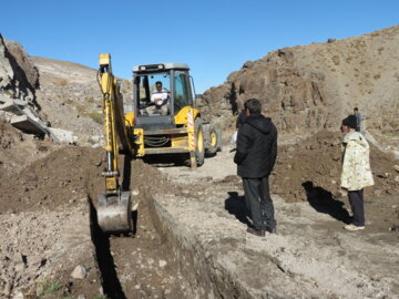 لای روبی کانال انتقال آب به تالاب بین المللی قوریگل