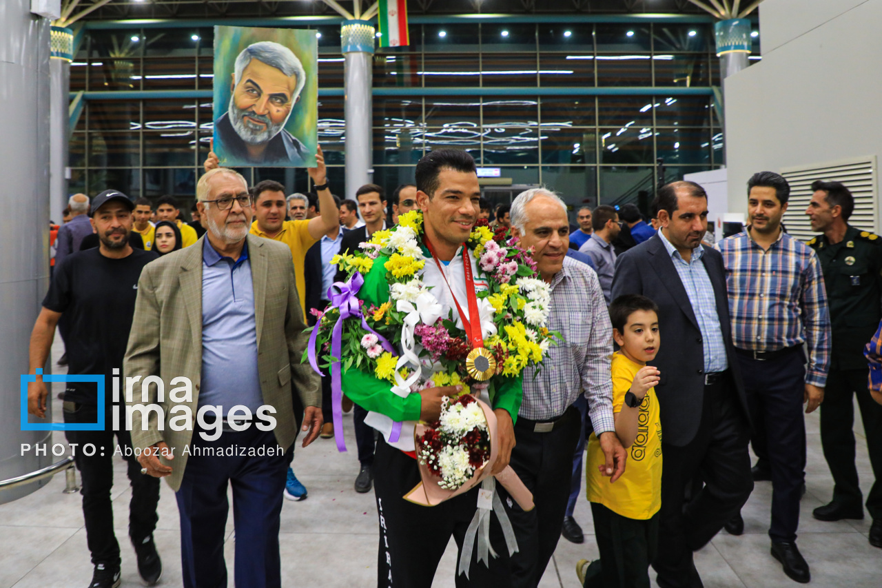 استقبال از «سعید افروز» دارنده مدال طلای رشته پرتاب نیزه در پارالمپیک