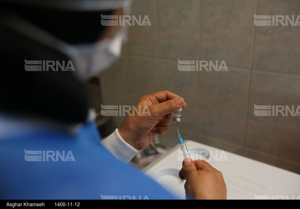 تزریق دوز سوم واکسن کرونا در ایرنا