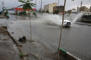 بارندگی وآب گرفتگی در خیابان های سمنان