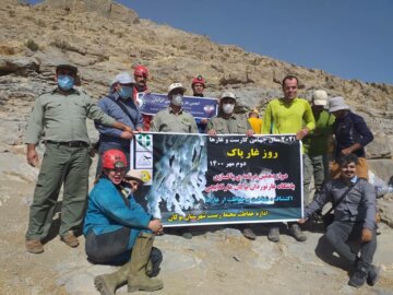 پاکسازی "غارقلایچی" با حضور غارنوردان 7 استان کشور