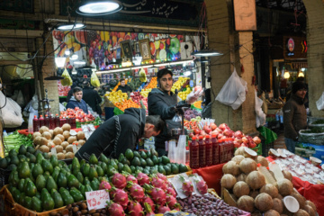 Les Téhéranais s’apprêtent à célébrer Shab-e Yalda. 