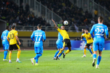 Football match between Sepahan and Al-Hilal