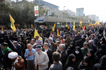 Ceremonia fúnebre en Mashhad por el general Nilforushan