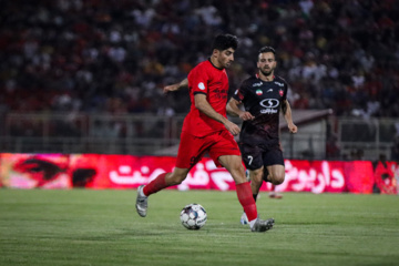 لیگ برتر فوتبال- تراکتور و پرسپولیس