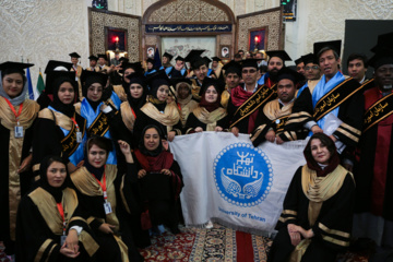 Acto de graduación de estudiantes extranjeros en Irán